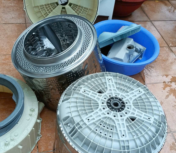 Nếu Máy Giặt Lâu Ngày Không Vệ Sinh Thì Ảnh Hưởng Gì Không?